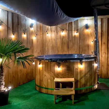 Holiday home Z Jacuzzi Na Wylacznosc Nad Morzem